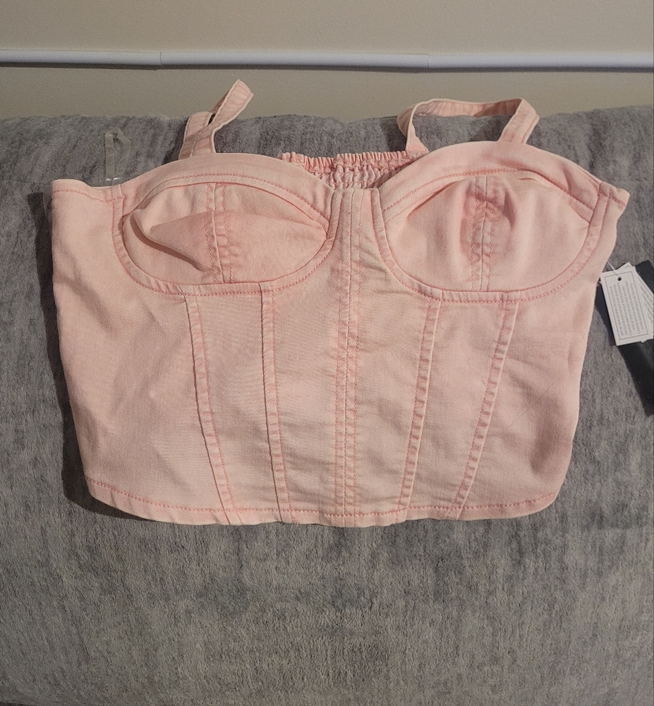 Trendy crop top size medium